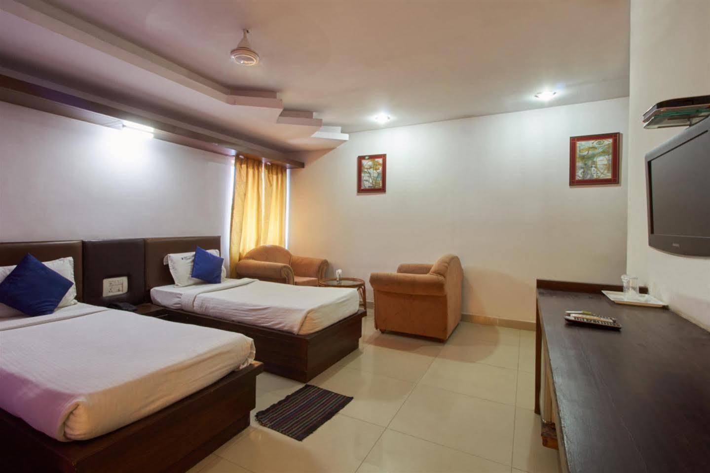 Fabhotel Royal Residency II - Nr Lakdikapul Metro Station Hyderabad Exterior foto