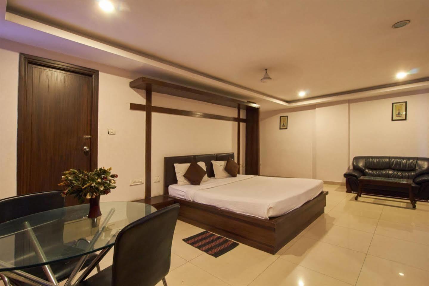 Fabhotel Royal Residency II - Nr Lakdikapul Metro Station Hyderabad Exterior foto
